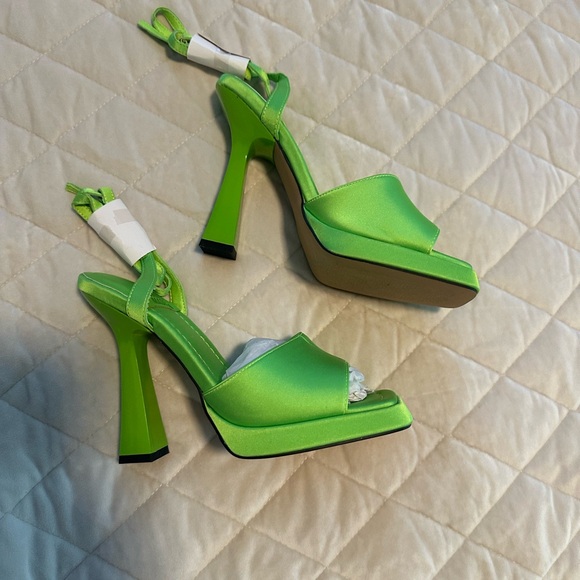 Steve Madden Neon Green Heels - Picture 2 of 2